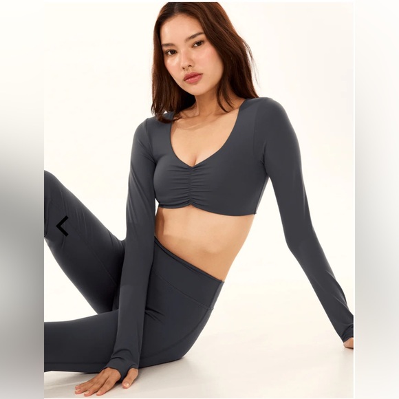 Cheak Baseflex Scrunch Padded Long Sleeve Top in Gun Metal Size S - Picture 4 of 9